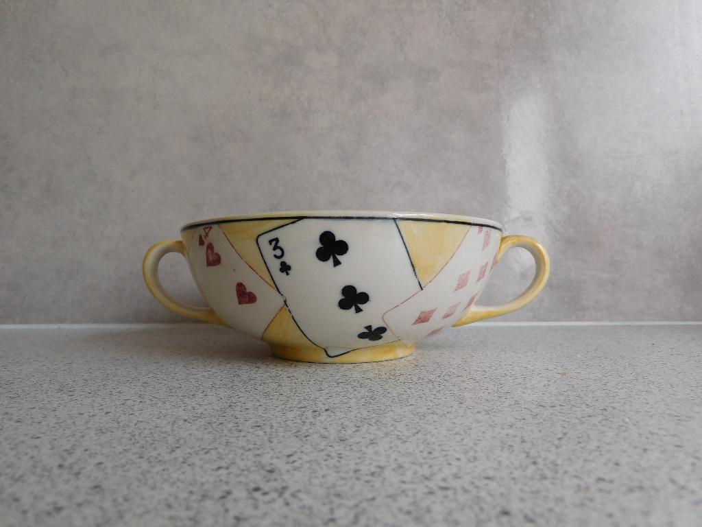 Soepkom 13,5 cm. Kaart Vic's Handpainted, Ophalen of Verzenden, Zo goed als nieuw, Kom(men), Overige stijlen
