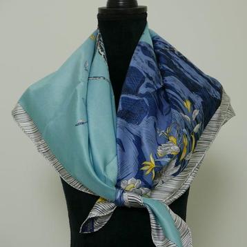 100% zijden sjaal beschikbaar voor biedingen