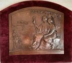 Antieke bronzen plaquette man en vrouw zitten op een bank, Ophalen of Verzenden, Brons
