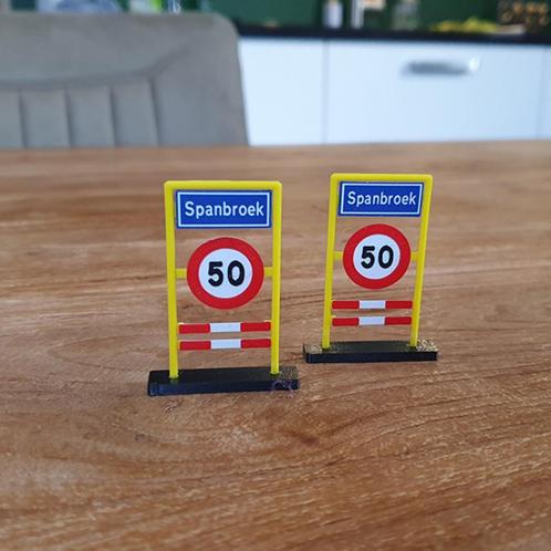 Plaatsnaambord 1-50, gepers. op plaatsnaam en snelheid, Hobby en Vrije tijd, Modelauto's | 1:50, Nieuw, Bus of Vrachtwagen, Overige merken
