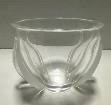 Lalique Frosted Two Tulip Bowl beschikbaar voor biedingen