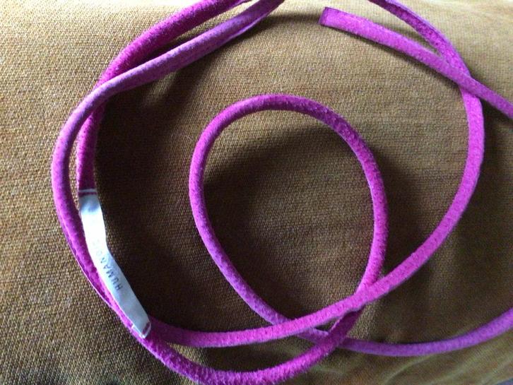 Stoere roze suède ceintuur Humanoid, nieuwstaat, Kleding | Dames, Riemen en Ceinturen, Zo goed als nieuw, 100 cm of meer, Overige kleuren