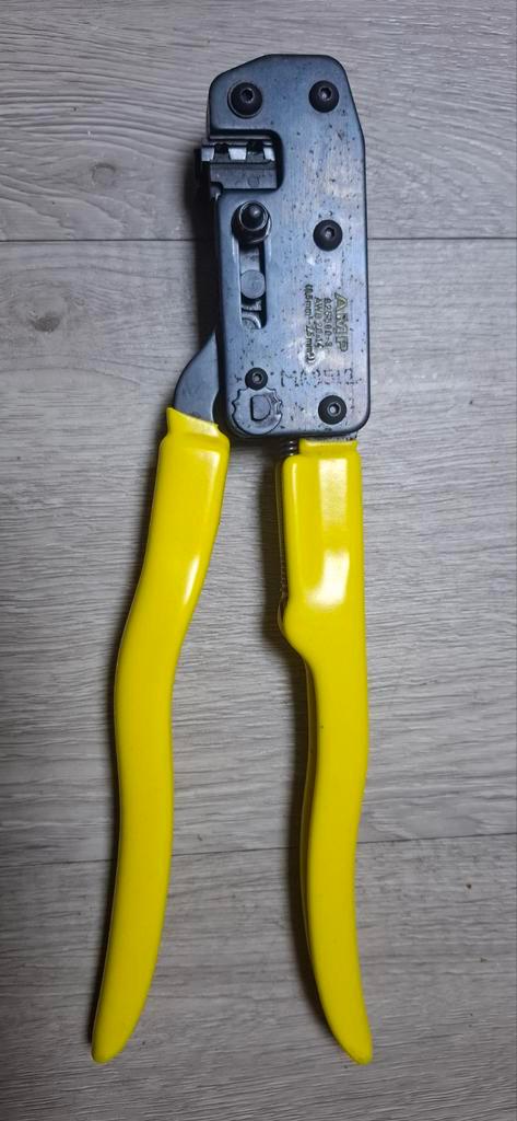 AMP 625590-3 krimptang, Doe-het-zelf en Verbouw, Gereedschap | Handgereedschap, Zo goed als nieuw, Ophalen of Verzenden