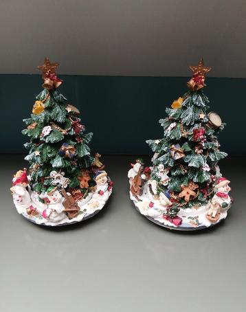 Twee Kerstboom muziekdozen - I wish you a Merry Christmas beschikbaar voor biedingen