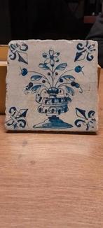 Antieke tegel met bloempot, Antiek en Kunst, Ophalen of Verzenden
