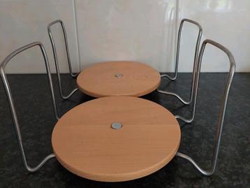 2 x bordenhouder beschikbaar voor biedingen