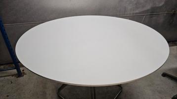 Rudi Verelst Ronde Eettafel Novalus 1970 beschikbaar voor biedingen