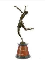 Bronzen danseres op marmeren voet ., Ophalen of Verzenden