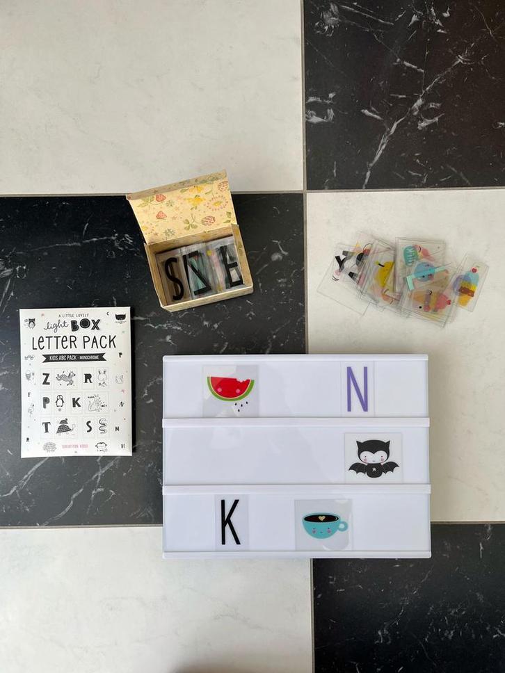 Lightbox - letterbak met licht - A4 - 30,5 x 22 x 6,5 cm, Huis en Inrichting, Overige Huis en Inrichting, Zo goed als nieuw, Ophalen of Verzenden