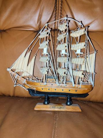 Vintage Mayflower Modelboot beschikbaar voor biedingen