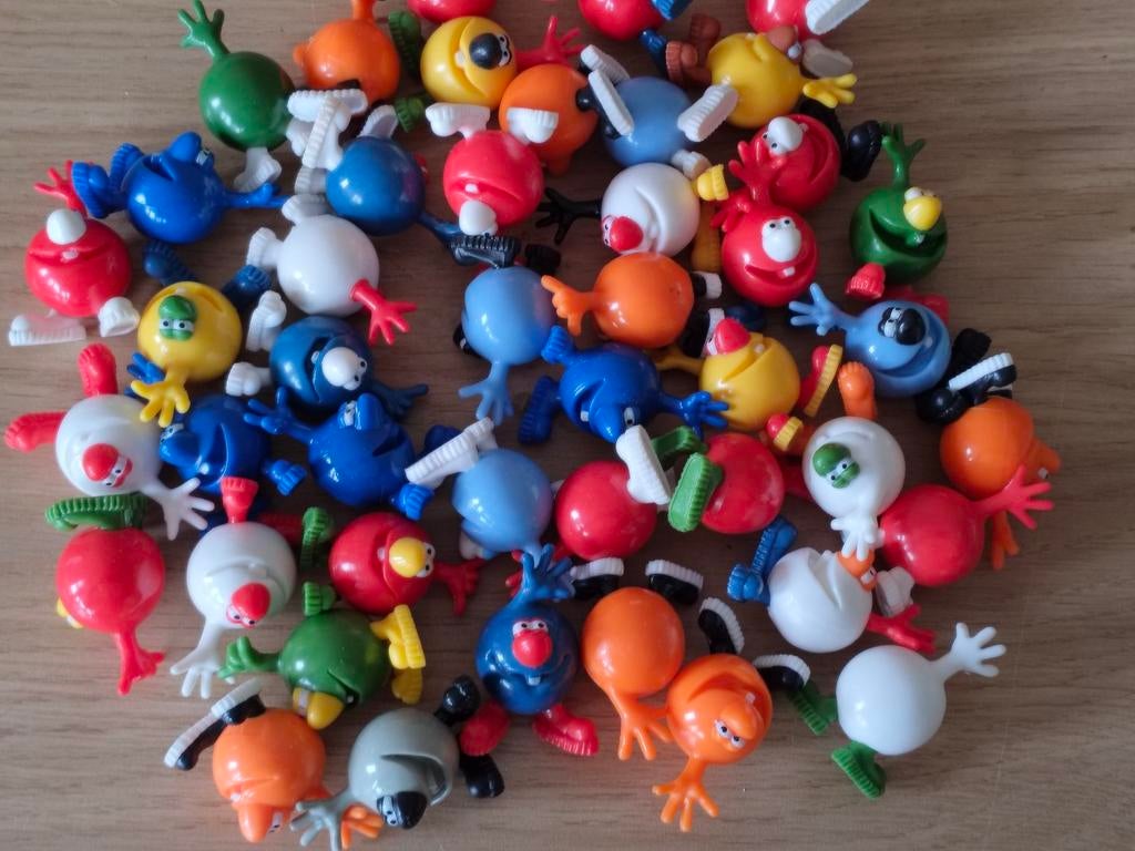 WK HANDJES 2010 ZUID AFRIKA*VOETBAL FIGUURTJES, Verzamelen, Supermarktacties, Dirk, Bas of Digros, Verzenden