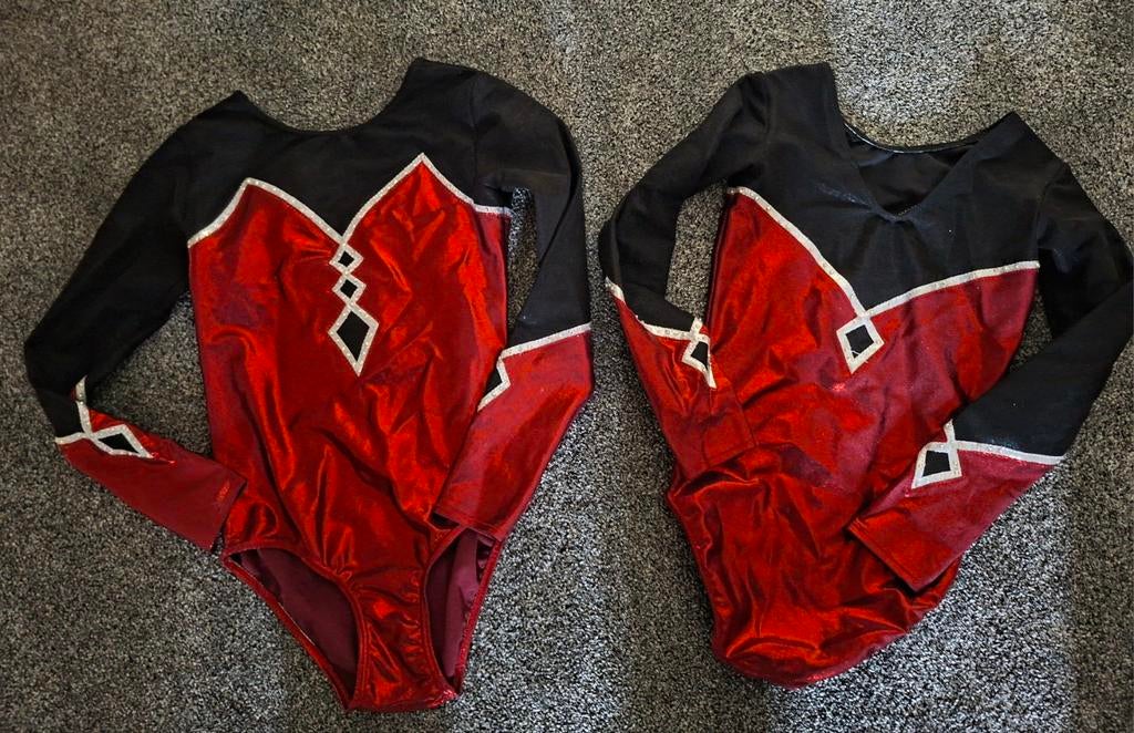 2 Turnpakjes rood zwart maat 128 en 152, Sport en Fitness, Turnen, Zwart, Zo goed als nieuw, Turnpak(je), Kindermaat 122 t/m 140