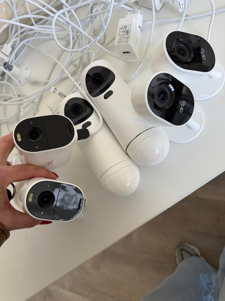 Arlo beveiligingsset (6 stuks), Ophalen of Verzenden, Gebruikt, Binnencamera