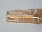 Nieuwe houten pen met de inscriptie 'Enthusiasm MOVES THE WO, Verzamelen, Pennenverzamelingen, Ophalen of Verzenden, Nieuw, Balpen