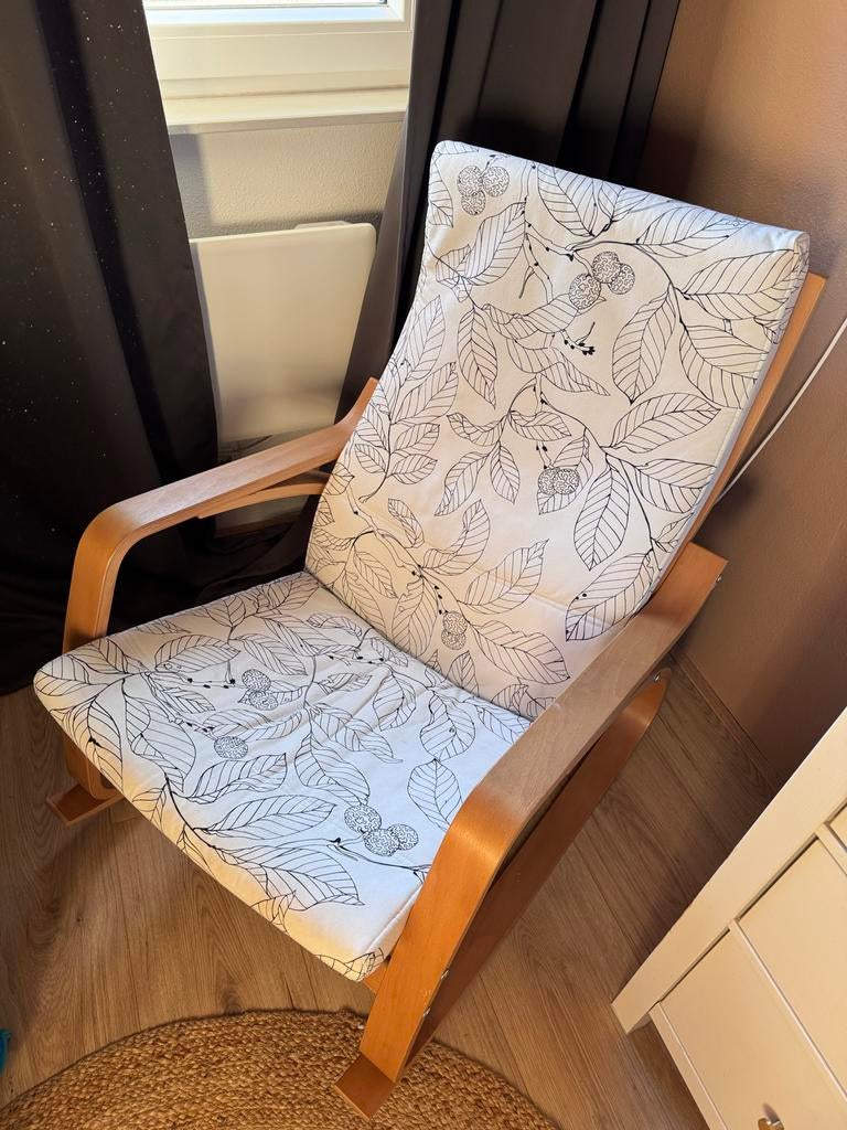 IKEA Poäng Schommelstoel met Bladprint Kussen, Huis en Inrichting, Stoelen, Ophalen, Gebruikt, Overige kleuren, Eén