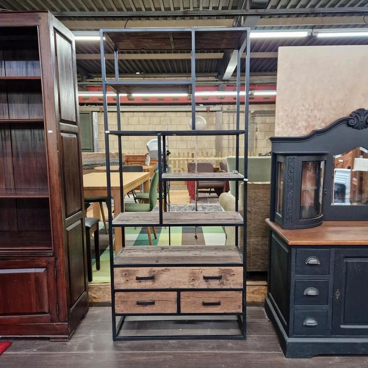 Moderne industriële kast met houten planken en lades, Huis en Inrichting, Kasten | Overige, Gebruikt, Ophalen