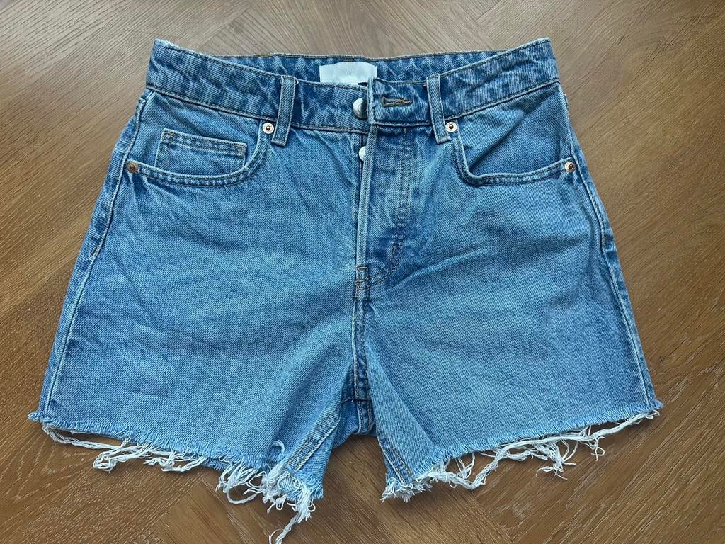 Korte spijkerbroek/jeans H&M, dames maat 34/maat S, Kleding | Dames, Spijkerbroeken en Jeans, Ophalen of Verzenden, Zo goed als nieuw