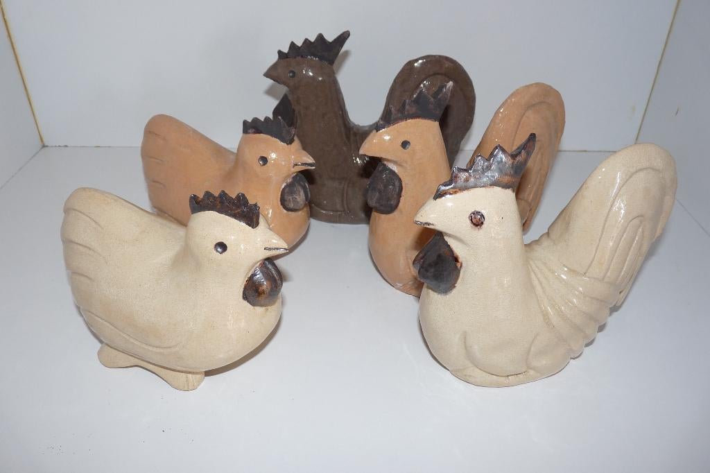 012 Handmade keramiek beelden kippen en hanen,, Tuin en Terras, Tuinbeelden, Ophalen of Verzenden, Nieuw, Steen, Dierenbeeld