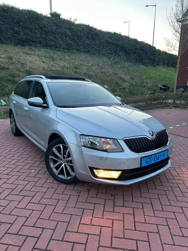 Skoda Octavia 1.6 TDI 81KW Comdi DSG 2015 Grijs, Auto's, Skoda, Particulier, Octavia, Diesel, B, Hatchback, Automaat, Origineel Nederlands