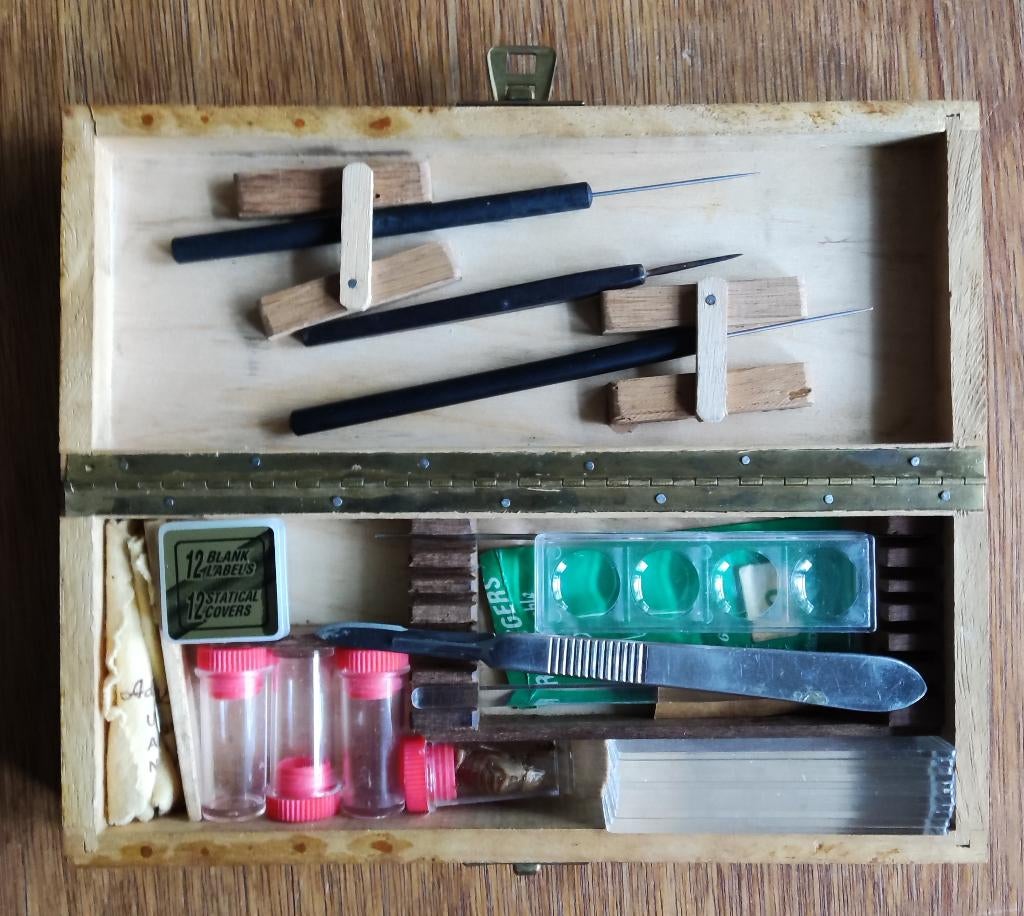 Houten doos + medische instrumenten ADR. VAN DER KUIP N.V., Antiek en Kunst, Antiek | Gereedschap en Instrumenten, Ophalen of Verzenden