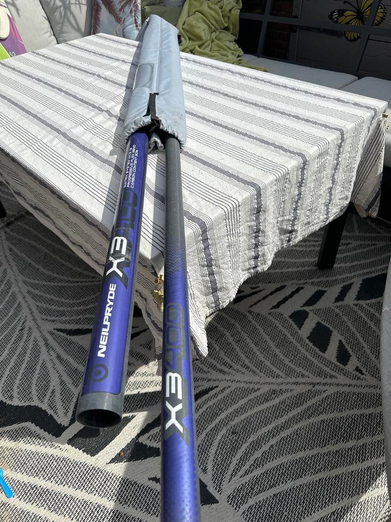 Neilpryde X3 400 windsurf mast met hoes, Watersport en Boten, Windsurfen, Mast, Ophalen of Verzenden, Minder dan 5 m², Gebruikt