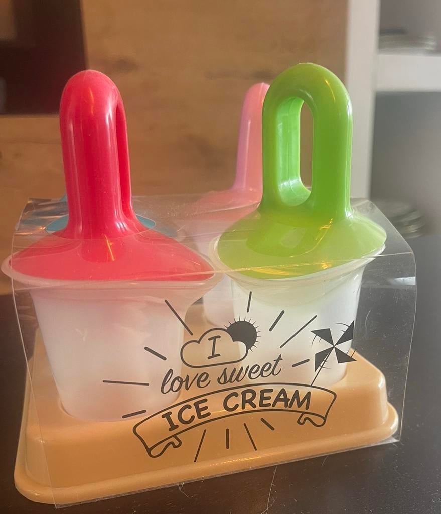 Vormpjes om ijsjes te maken, Ophalen, Nieuw