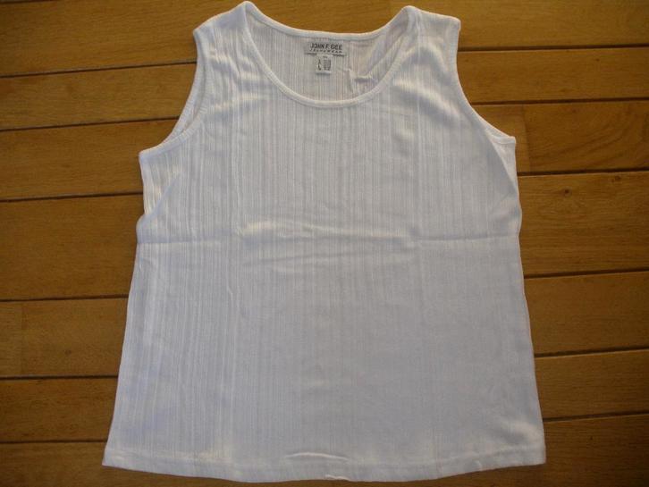 JOHN F.GEE top wit maat 44 - 46, Kleding | Dames, Tops, Zo goed als nieuw, Maat 42/44 (L), Wit, Zonder mouw, Ophalen of Verzenden