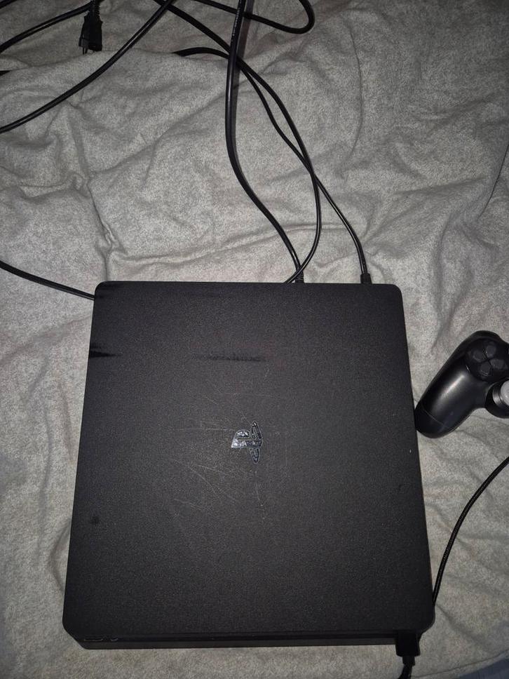 PS4 Slim met controller en 5 games, Spelcomputers en Games, Spelcomputers | Sony PlayStation 4, Gebruikt, Slim, 500 GB, Met 1 controller