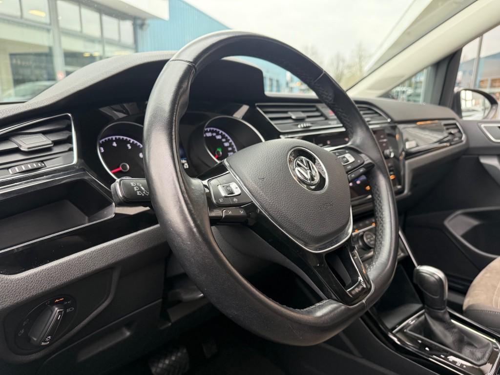 Volkswagen TOURAN 1.5 TSI AUTOMAAT 150PK HIGHLINE AIRCO-ECC, Automaat, 15 km/l, 4 cilinders, 150 pk