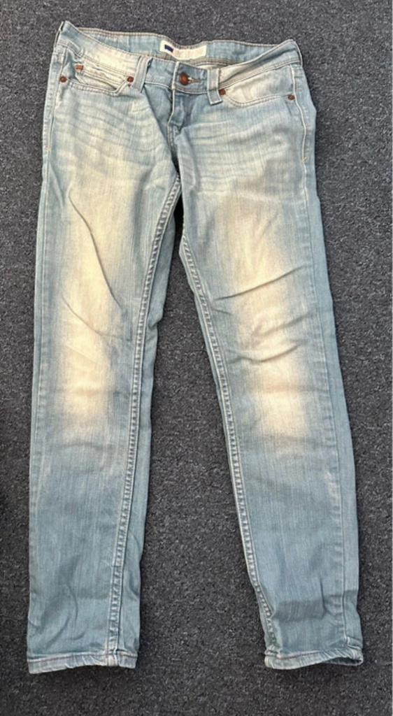 Spijkerbroek Levi, Blauw, Ophalen of Verzenden, Zo goed als nieuw, W27 (confectie 34) of kleiner