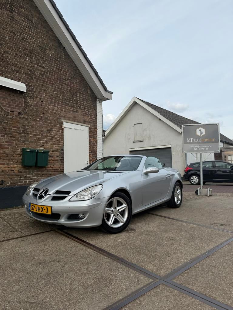 Mercedes-Benz SLK 1.8 Slk200 Kompr Roadster AUT 2006 Grijs, Auto's, Mercedes-Benz, Bedrijf, SLK, Benzine, F, Cabriolet, Automaat