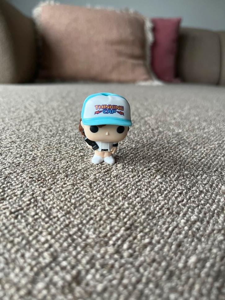 Funko Pop! Dustin Henderson (Thinking Cap) Stranger Things, Verzamelen, Poppetjes en Figuurtjes, Zo goed als nieuw, Ophalen of Verzenden