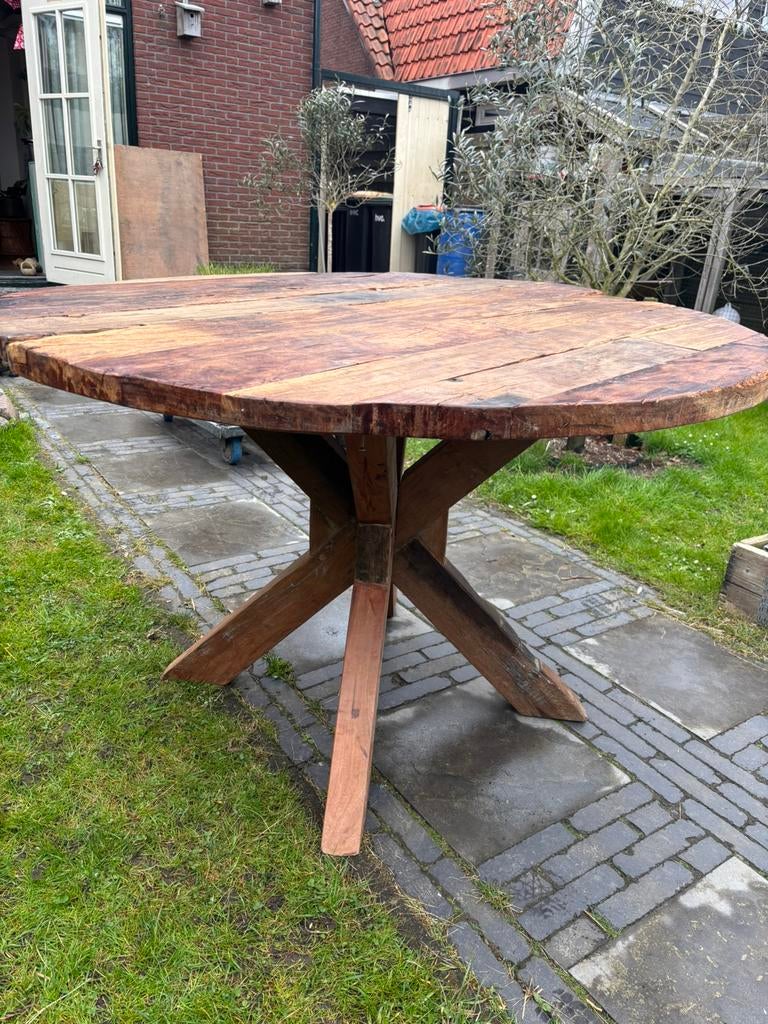 Robuuste ronde tafel met een doorsnede van 130cm, Huis en Inrichting, Tafels | Eettafels, Zo goed als nieuw, 100 tot 150 cm, 50 tot 100 cm