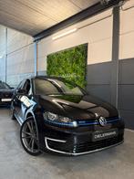 Volkswagen Golf GTE | Pano | CarPlay | Vol in de opties, 4 cilinders, Alcantara, Zwart, 1499 kg