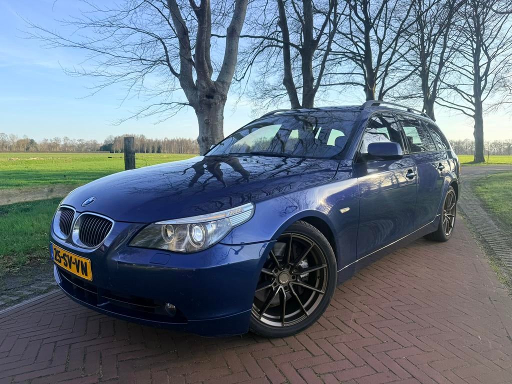 BMW 5-Serie 4.8 I 550i Touring AUT Pre-LCI Panorama Head-up, Auto's, Automaat, Achterwielaandrijving, Blauw, 4799 cc