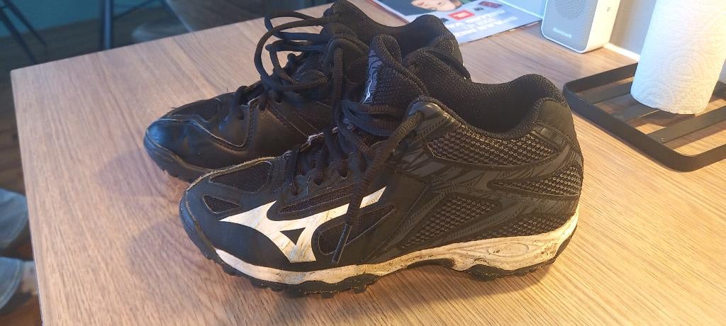 Mizuno veldschoenen maat 37, Sport en Fitness, Korfbal, Ophalen of Verzenden, Gebruikt, Schoenen