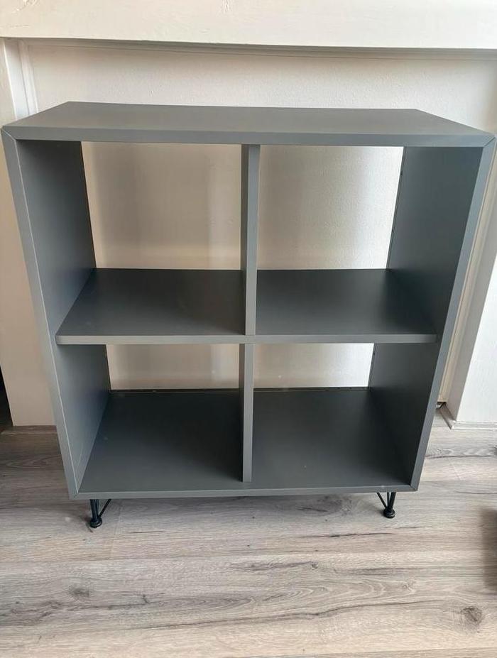 Eket Ikea kast 4 vakken op pootjes, Huis en Inrichting, Kasten | Boekenkasten, Ophalen, Gebruikt, 50 tot 100 cm, Minder dan 100 cm