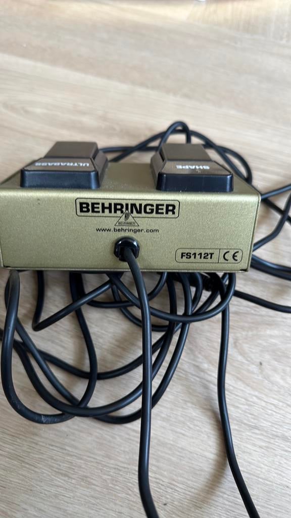 Behringer voetpaal, Ophalen of Verzenden, Zo goed als nieuw