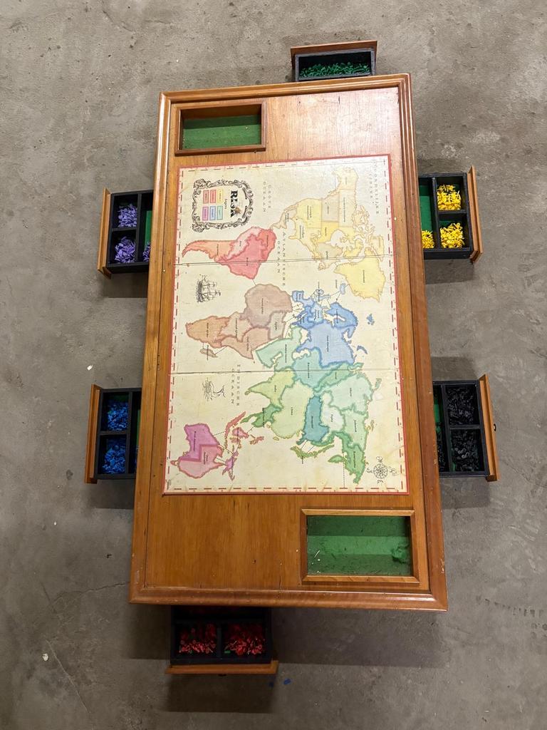 Risk bordspel in houten uitvoering, inklapbare kist, Drie of vier spelers, Ophalen, Gebruikt