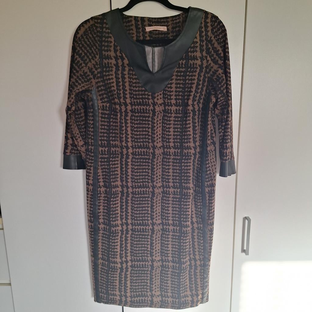 Jurk studio anneloes maat L travel, Kleding | Dames, Ophalen of Verzenden, Zo goed als nieuw, Maat 38/40 (M), Zwart