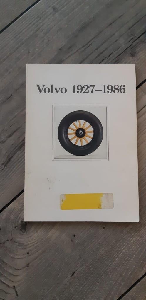 Boekje volvo 1927 - 1986 (wij versturen niet), Boeken, Auto's | Boeken, Ophalen, Gelezen, Volvo