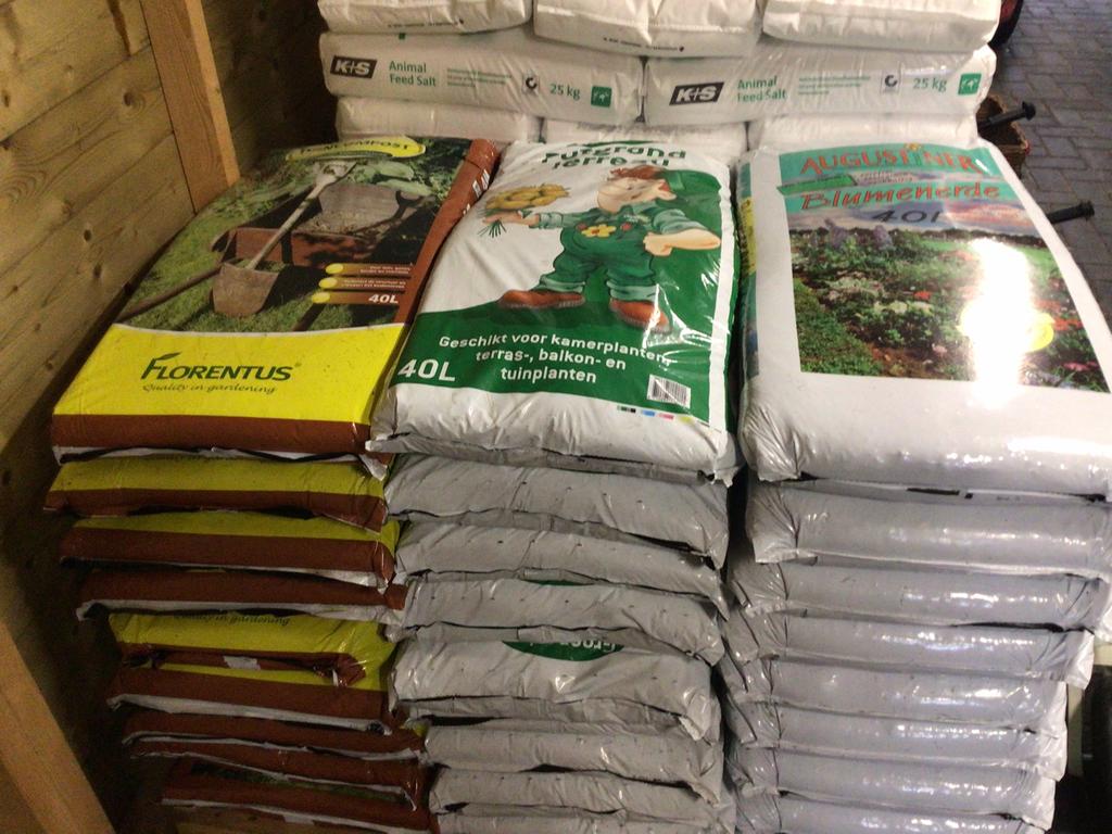 Potgrond.Nieuw.Florentus, Groene Jan ,Augustiner.Vanaf:€4,85, Ophalen, Potgrond