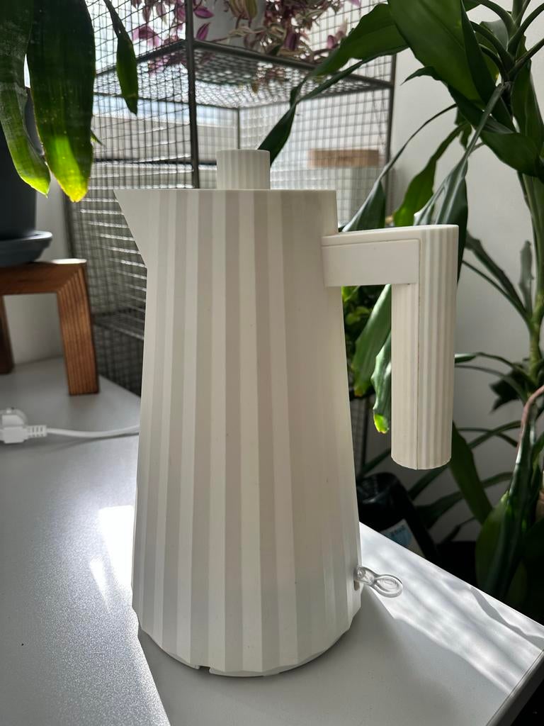 Alessi kettle, Witgoed en Apparatuur, Waterkokers, Zo goed als nieuw, 1 tot 2 liter, Draadloos, Ophalen