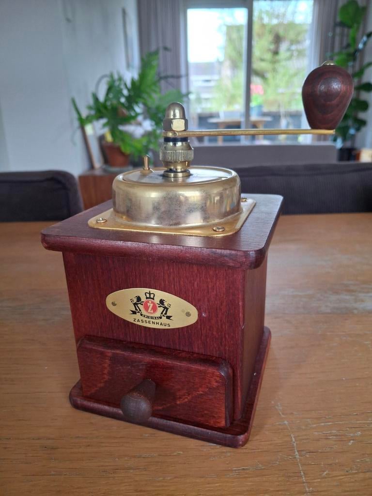 Vintage art-deco Zassenhaus Mokka hout en metaal koffiemolen kruidenmolen - België