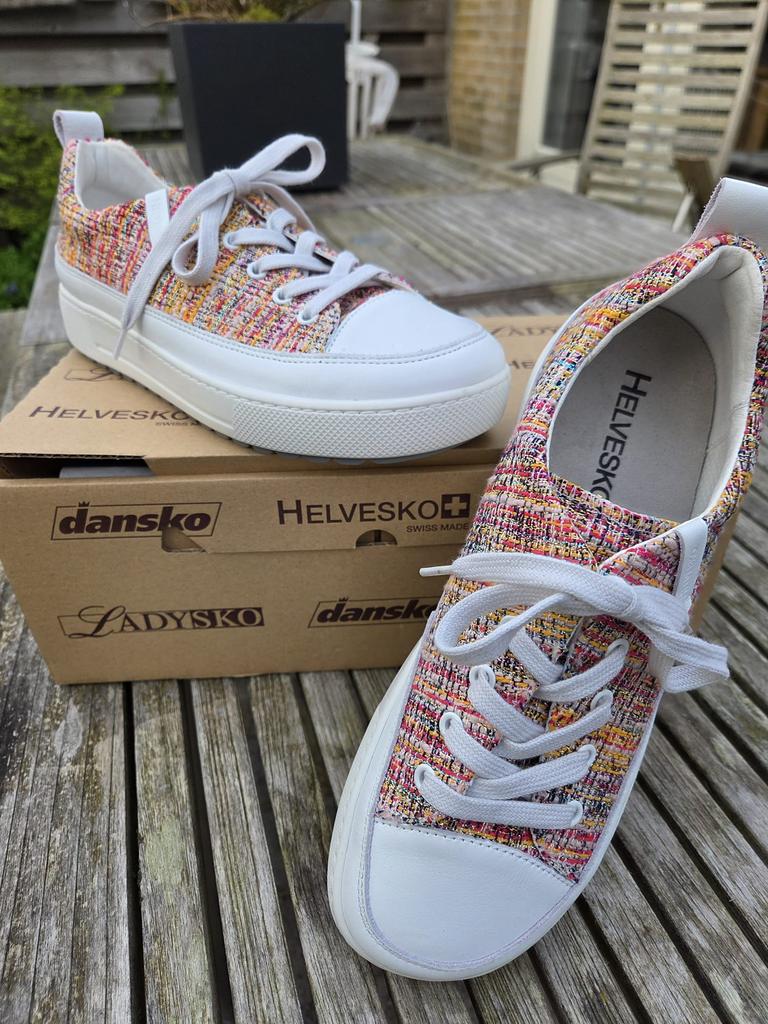 Dames schoen Helvesko maat 40, Kleding | Dames, Schoenen, Ophalen of Verzenden, Zo goed als nieuw, Zwart, Sneakers of Gympen