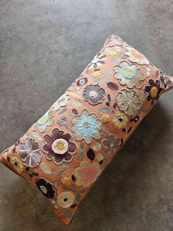 kussen``bloem``WOONWINKEL RUSTIEK``, Huis en Inrichting, Woonaccessoires | Kussens, Nieuw, Oranje, Rechthoekig, Ophalen of Verzenden