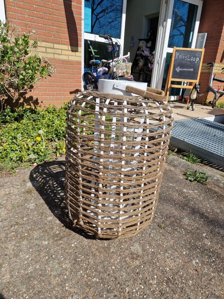 Mooie windlicht, Ophalen, Zo goed als nieuw, Rond, Riet