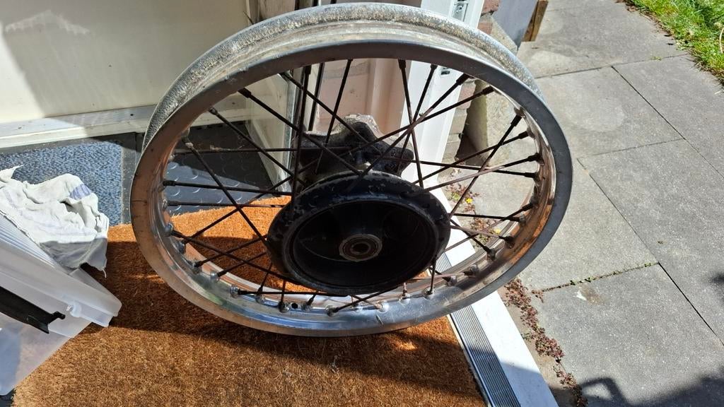 Yamaha DT 250 wiel, Ophalen