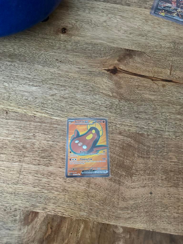 Stunfisk V 044/189 - Ascended Heroes Pokémon Kaart, Ophalen of Verzenden, Zo goed als nieuw, Losse kaart, Foil