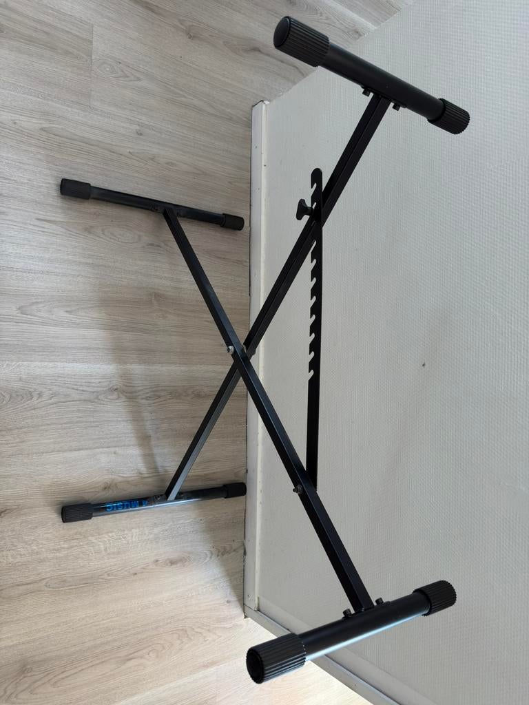 Keyboard standaard, Muziek en Instrumenten, Standaards, Ophalen of Verzenden, Gebruikt, Muziekstandaard, Keyboard of Synthesizer